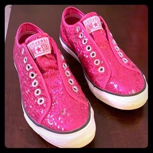 Pink sequence converse